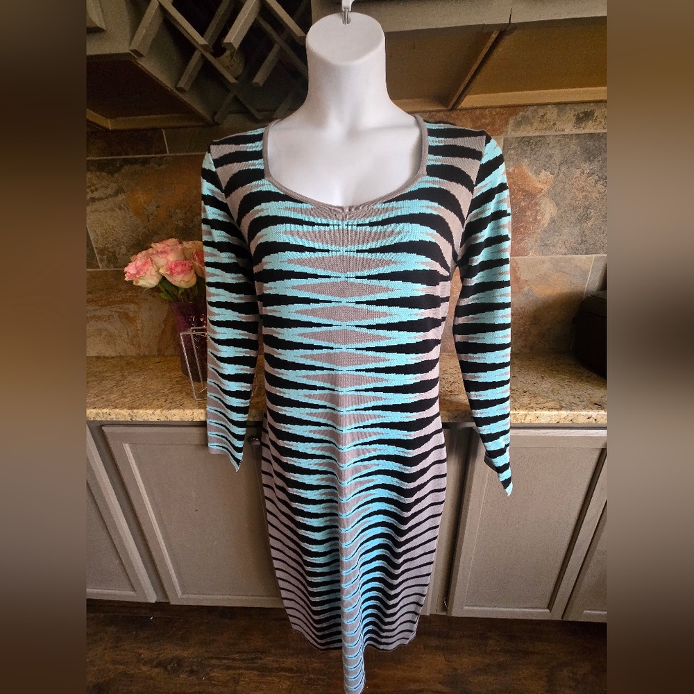 ❄️WINTER❄️Fashion Nova Ribbed Knit Midi Dress | Blue/Black | Size 3X | NWT - Picture 2 of 3